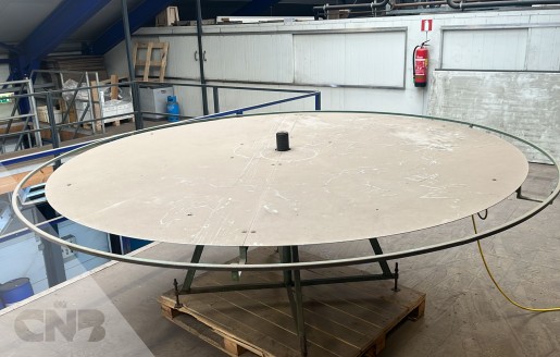 Foto van Ronde bostafel