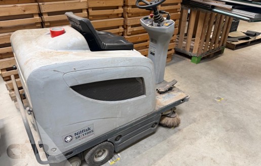Foto van Zelfrijdende veegmachine-Nilfisk