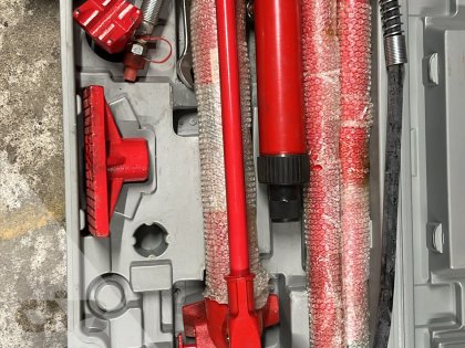 Hydraulische krik/uitdeukset