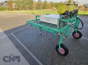 Foto van Wiedeg met microzaaier